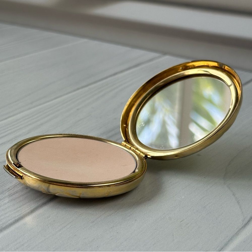 Vintage Estee Lauder Gold Honeycomb Powder Compact Mirror 2” Purse Size